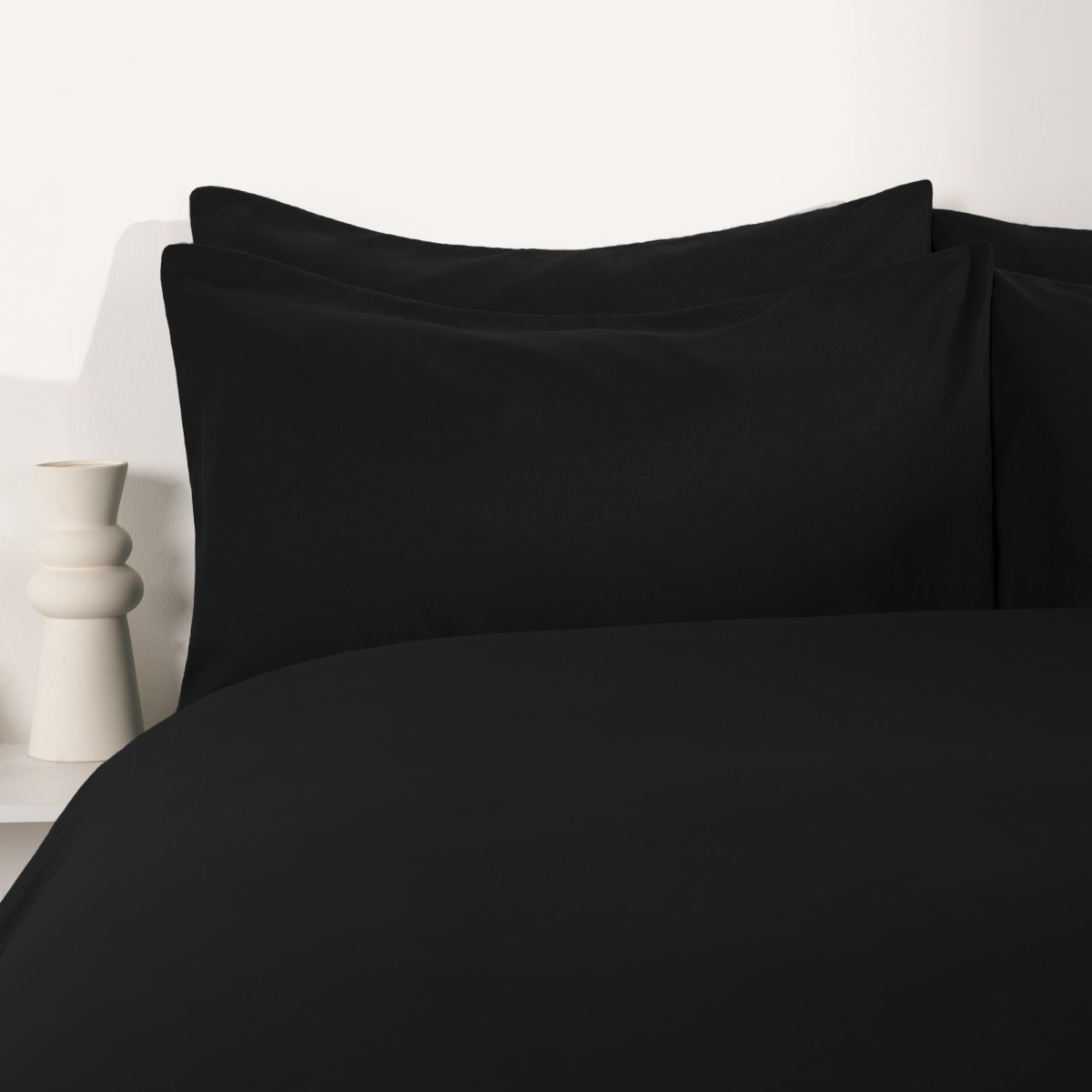 Brentfords Plain Duvet Cover Quilt with Pillowcases - Black, Double>