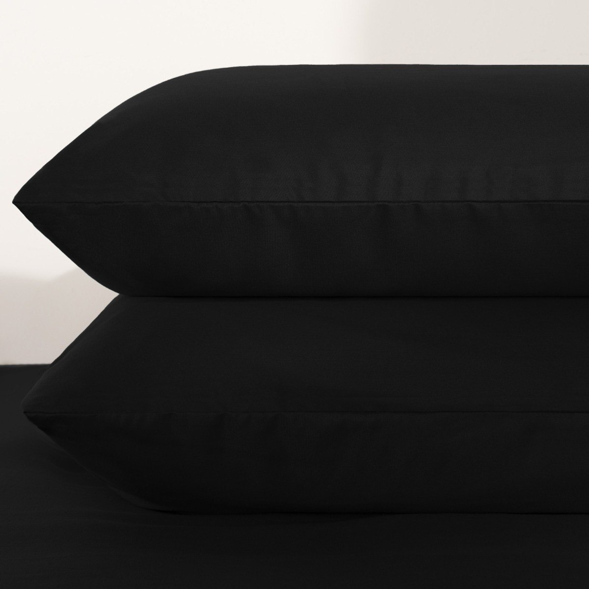 Brentfords Plain Duvet Cover Quilt with Pillowcases - Black, King>