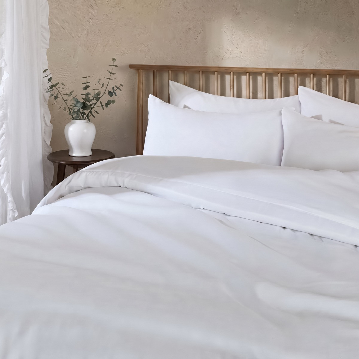 OHS Plain Duvet King Size Cover with Pillowcases - White>