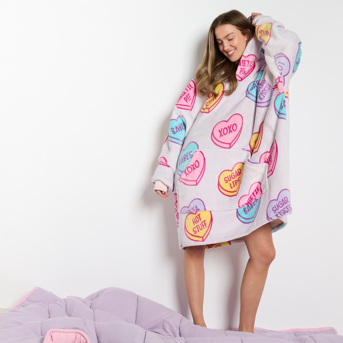 OHS Supersoft Adults Slogan Candy Hearts Hoodie Blanket - Lilac>