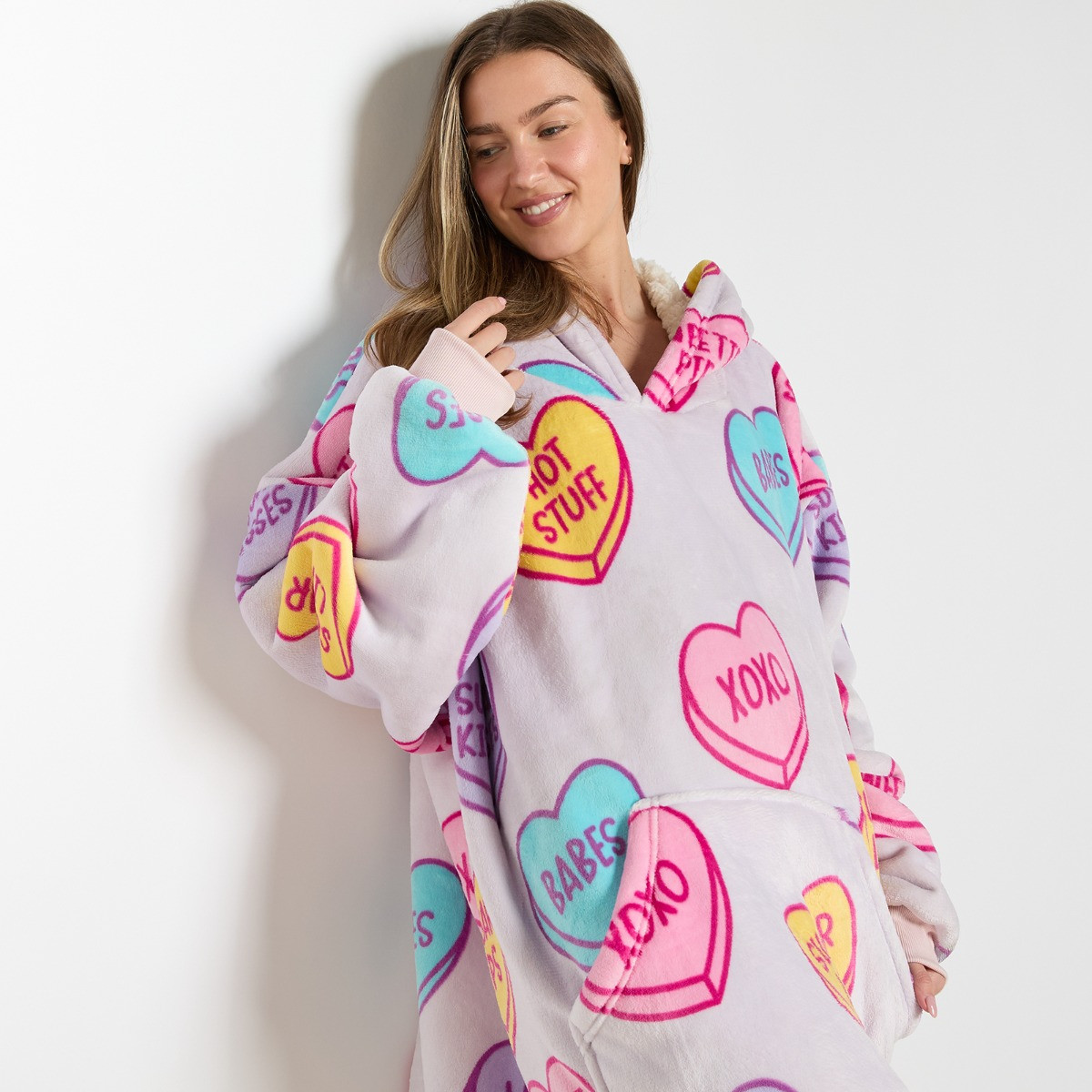 OHS Supersoft Adults Slogan Candy Hearts Hoodie Blanket - Lilac>
