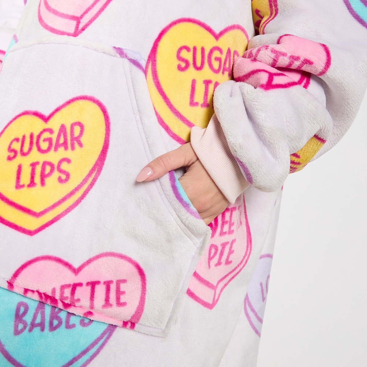 OHS Supersoft Adults Slogan Candy Hearts Hoodie Blanket - Lilac>