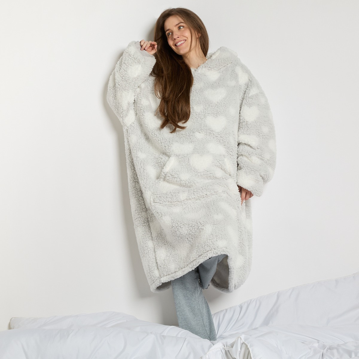 OHS Adults Extra Long Heart Teddy Marl Hoodie Blanket - Charcoal >