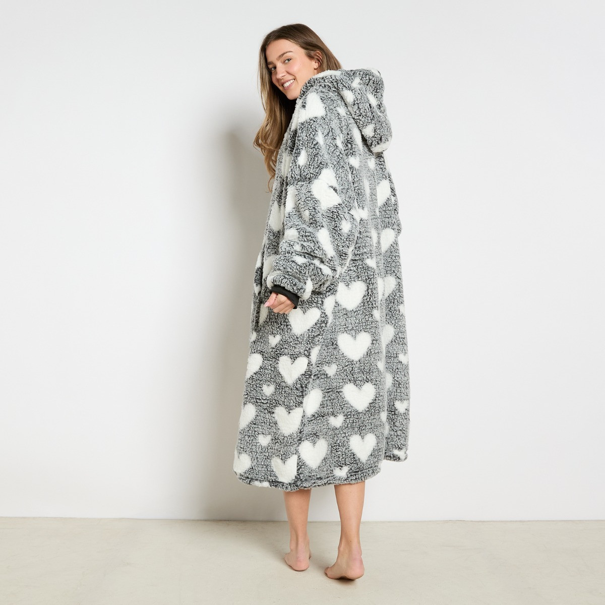 OHS Adults Extra Long Heart Teddy Marl Hoodie Blanket - Black>