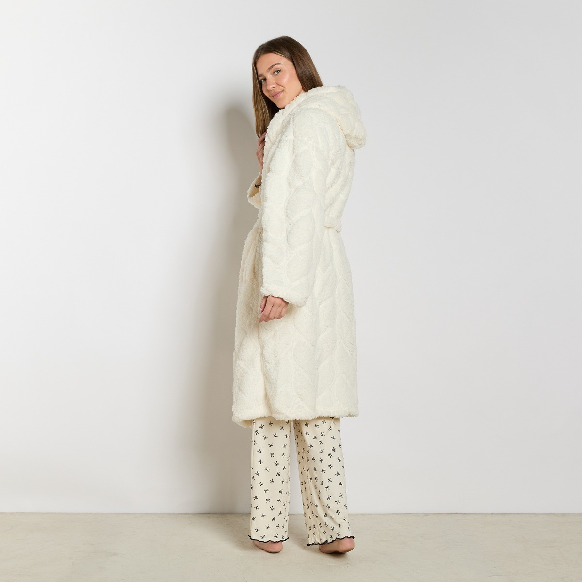 OHS Braided Fleece Dressing Gown, Adults - Cream>