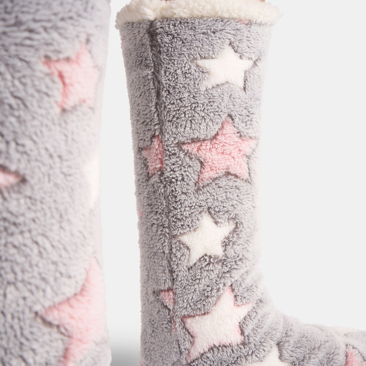 OHS Star Print Fleece Sherpa Reverse Slipper Socks - Grey >