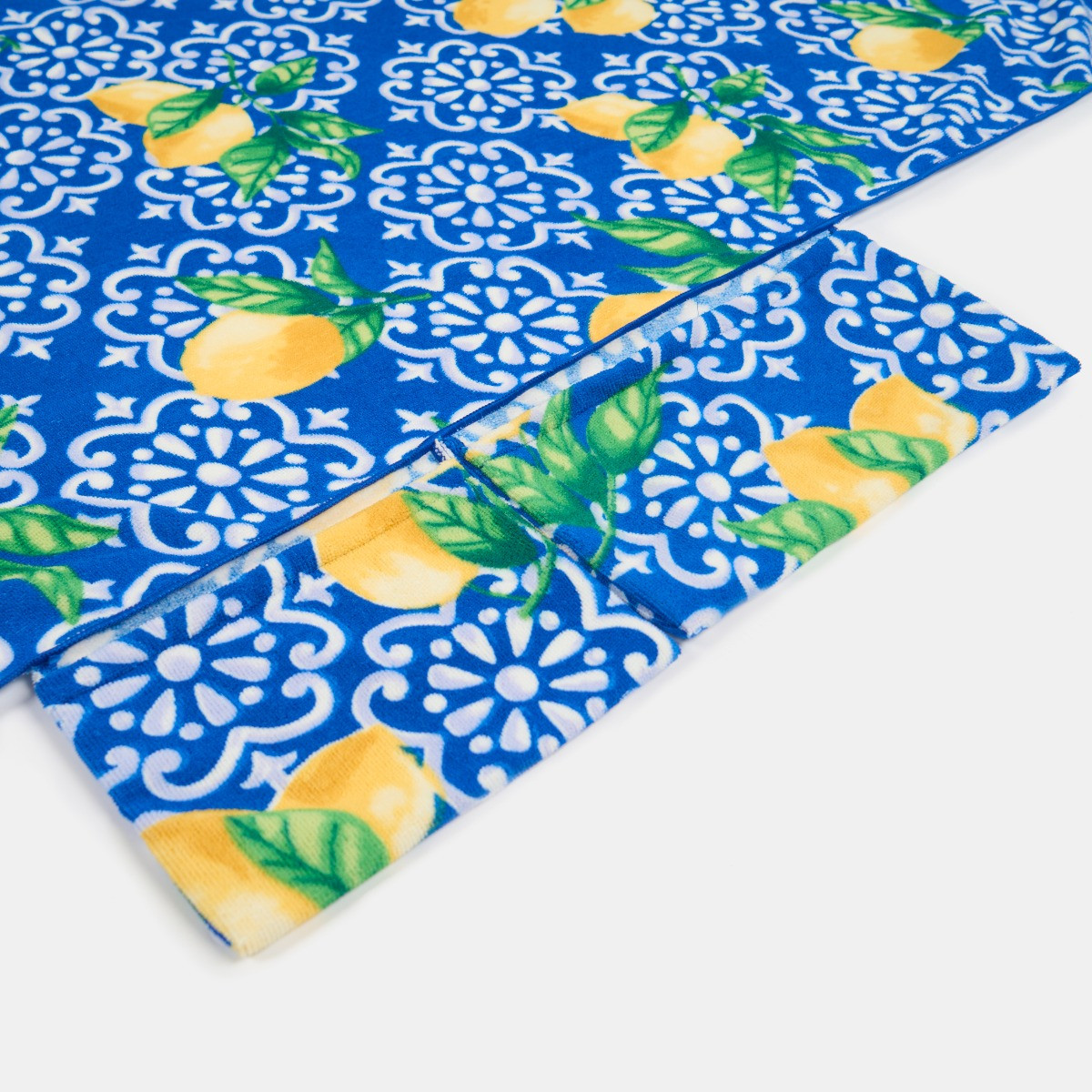 OHS Lemon Tile Print Beach Towel in a Bag - Blue/White>