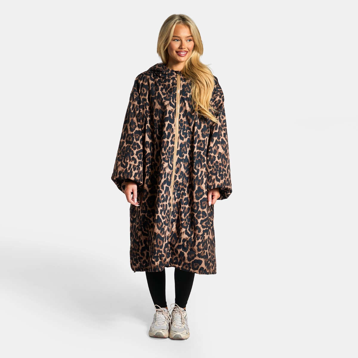 OHS Adults Water Resistant Leopard Print Sherpa Drying Robe, Natural - S/M>
