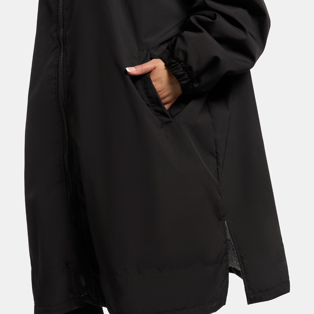 OHS Adults Water Resistant Sherpa Drying Robe, Black - S/M>