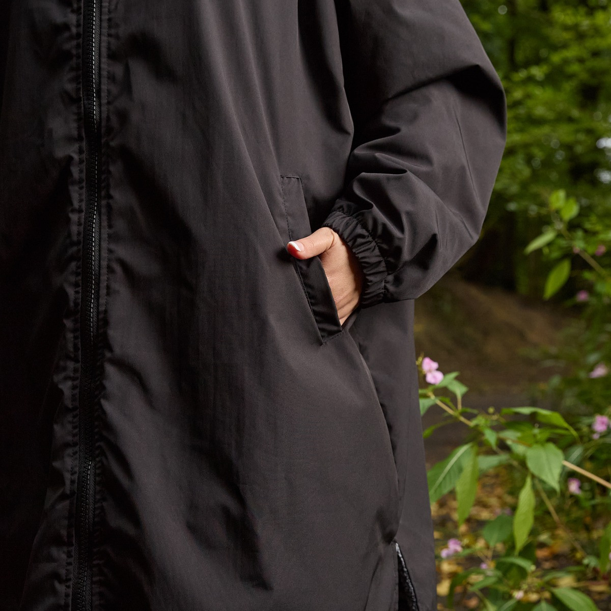 OHS Adults Water Resistant Sherpa Drying Robe, Black - S/M>