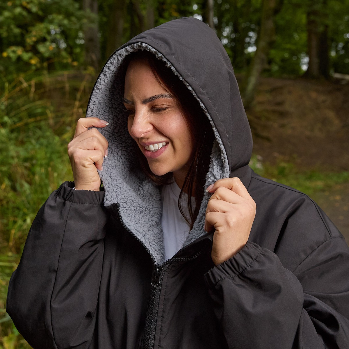 OHS Adults Water Resistant Sherpa Drying Robe, Black - S/M>