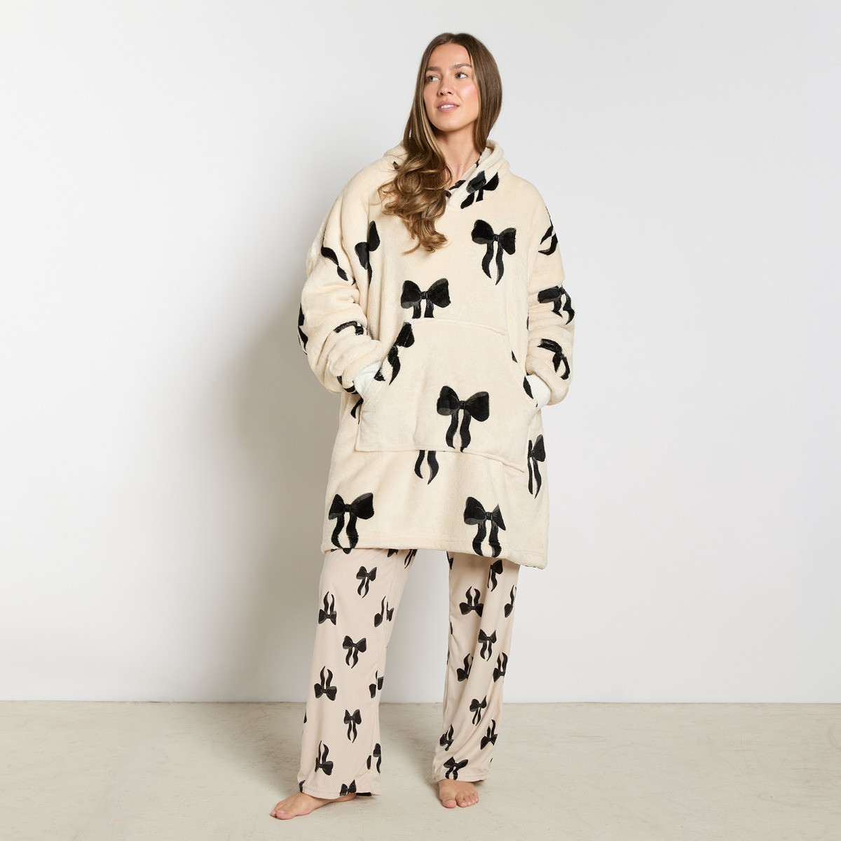 OHS Adults Bow Print Hoodie Blanket - Monochrome>