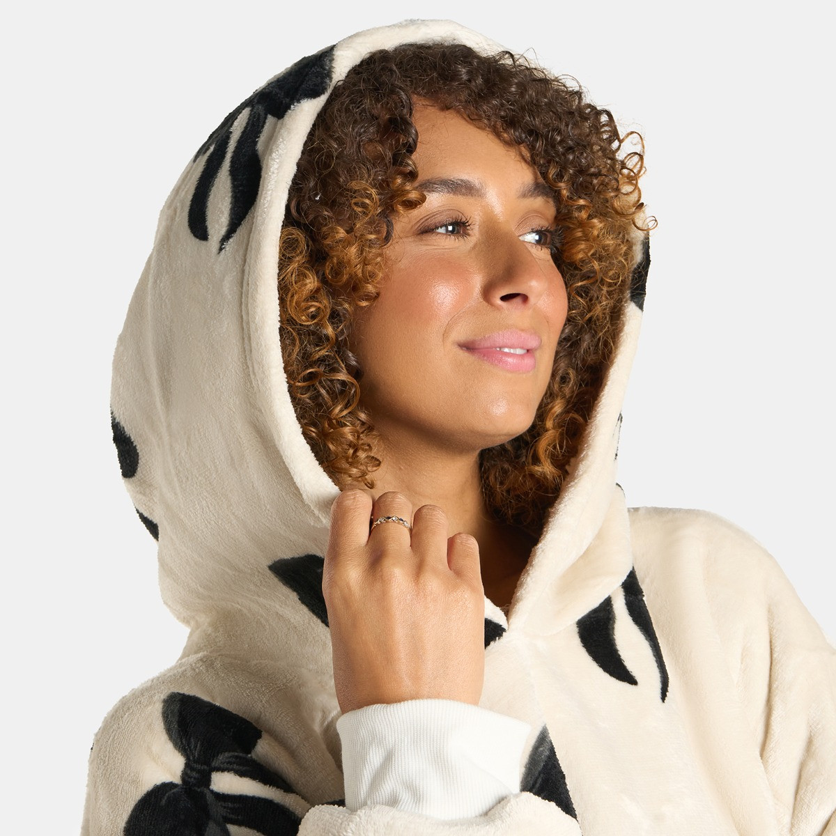 OHS Adults Bow Print Hoodie Blanket - Monochrome>