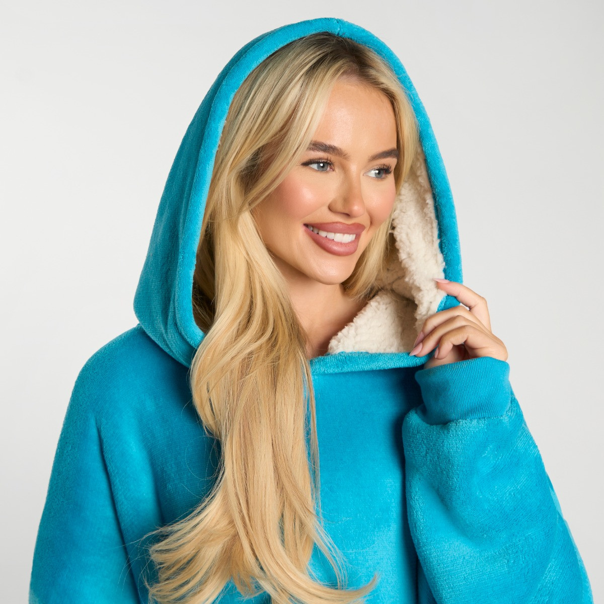 OHS Adults Extra-Long Sherpa Hoodie Blanket - Sea Blue>