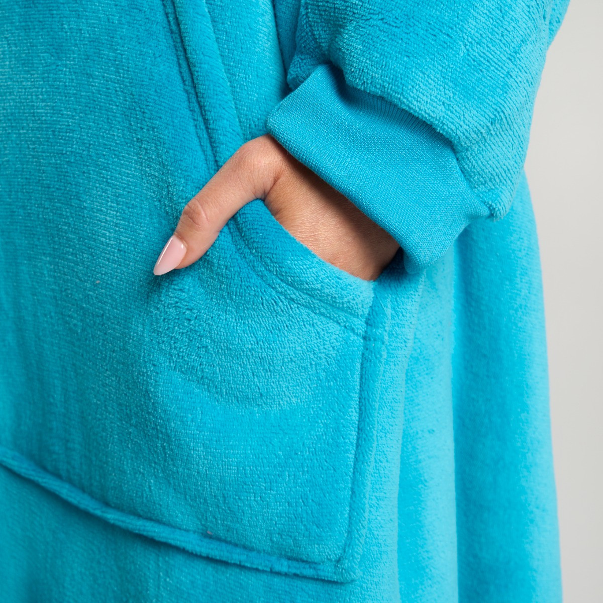 OHS Adults Extra-Long Sherpa Hoodie Blanket - Sea Blue>