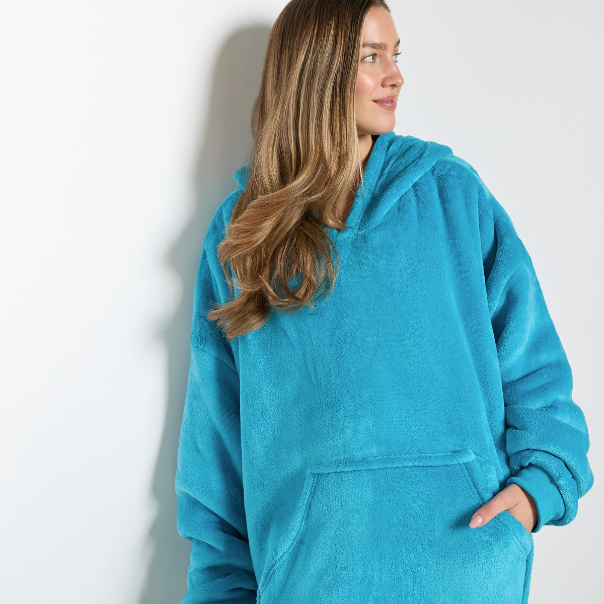 OHS Adults Extra-Long Sherpa Hoodie Blanket - Sea Blue>