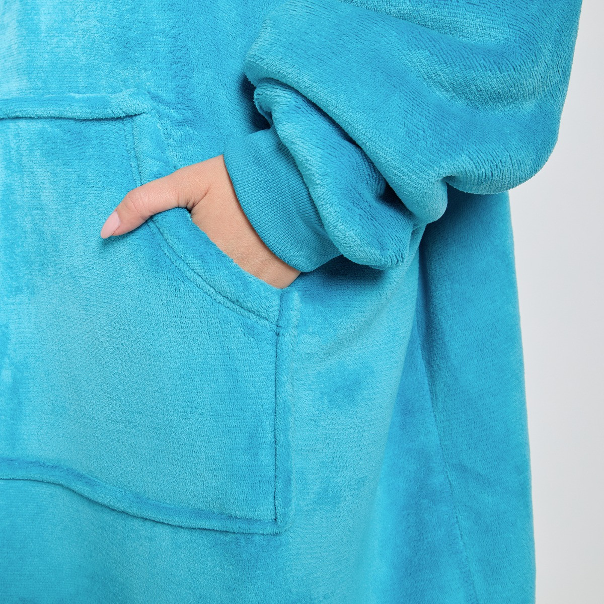 OHS Adults Extra-Long Sherpa Hoodie Blanket - Sea Blue>
