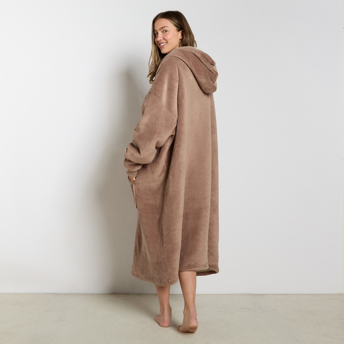OHS Adults Extra-Long Sherpa Hoodie Blanket - Mink>