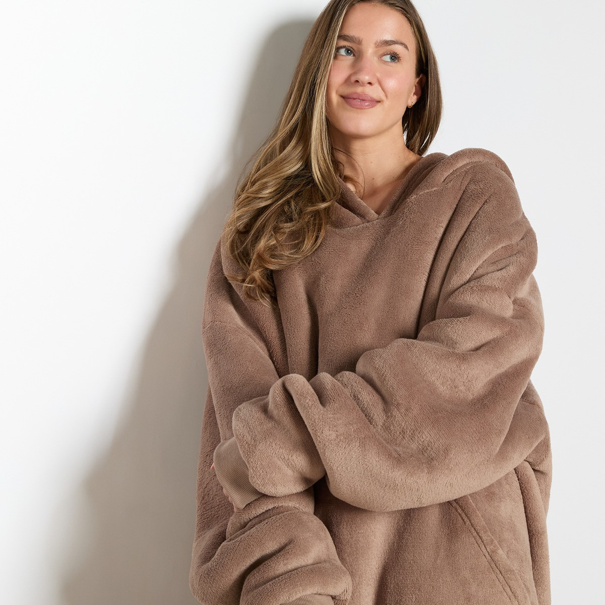 OHS Adults Extra-Long Sherpa Hoodie Blanket - Mink>