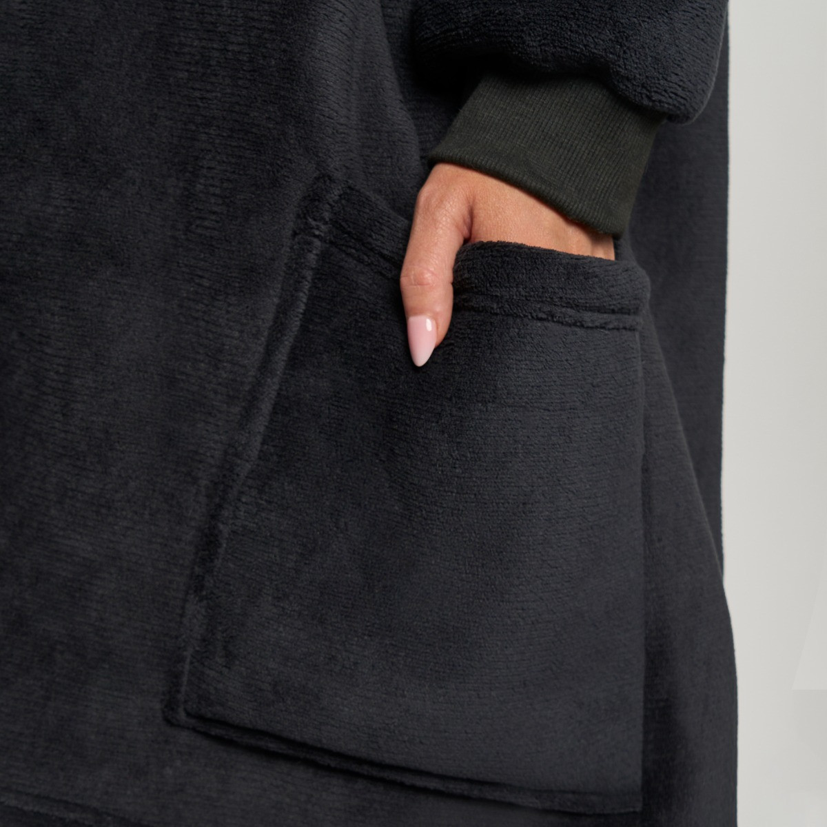 OHS Adults Zipper Hoodie Blanket - Black>