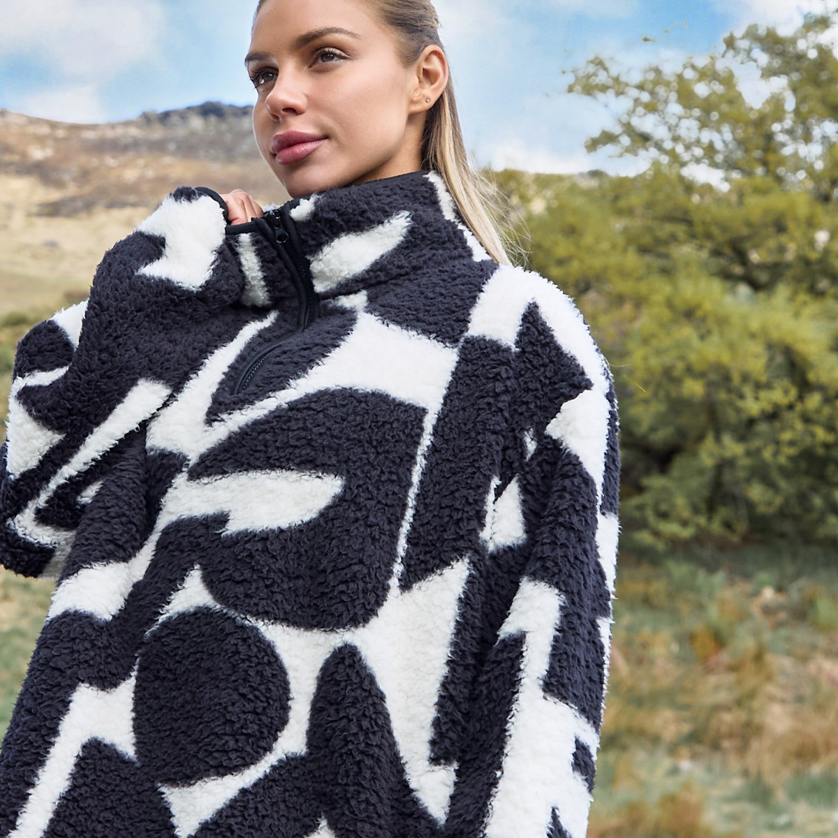 OHS Teddy Geometric Print Half Zip Fleece, Monochrome - Small/ Medium>