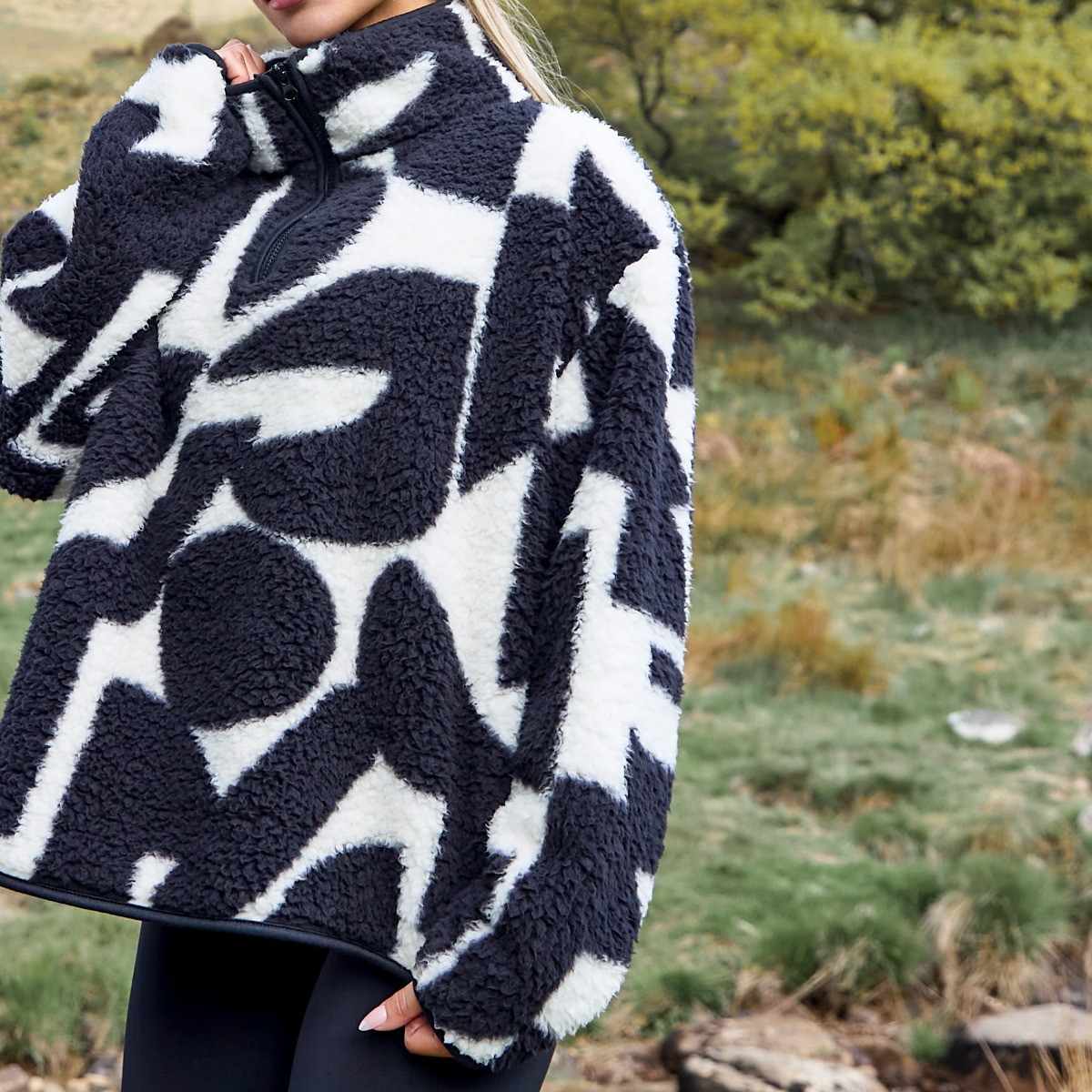 OHS Teddy Geometric Print Half Zip Fleece - Monochrome>