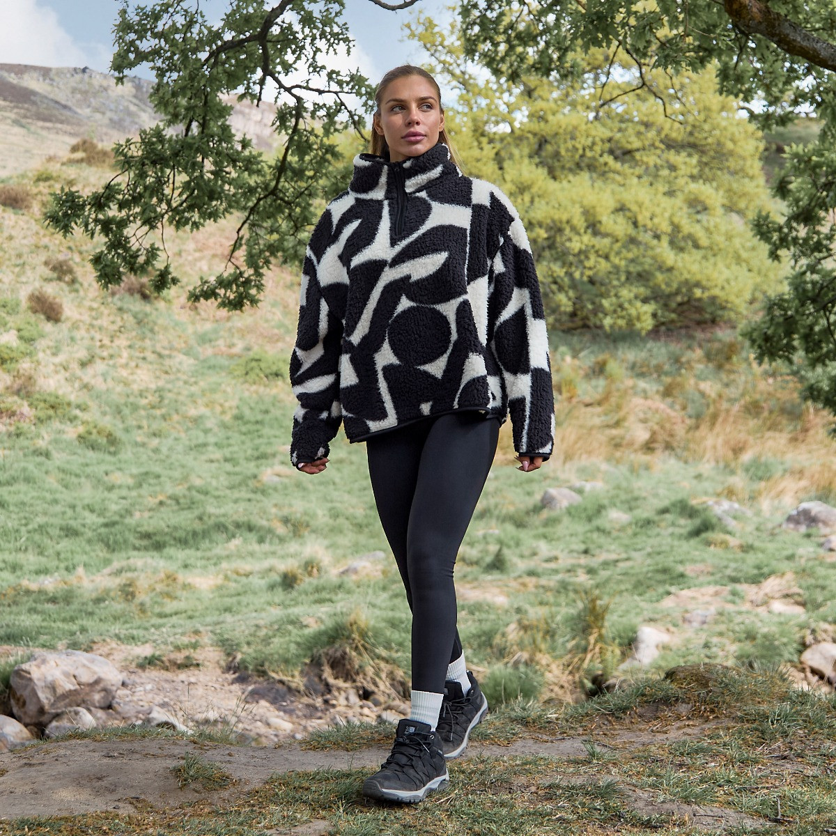 OHS Teddy Geometric Print Half Zip Fleece - Monochrome>