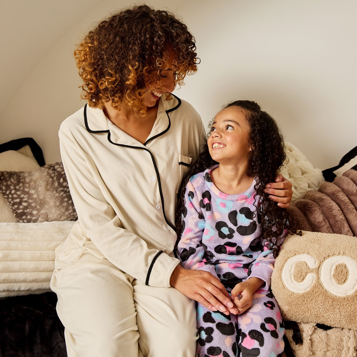 OHS Kids Leopard Print Pyjama Set, Lilac - 5-6 Years>