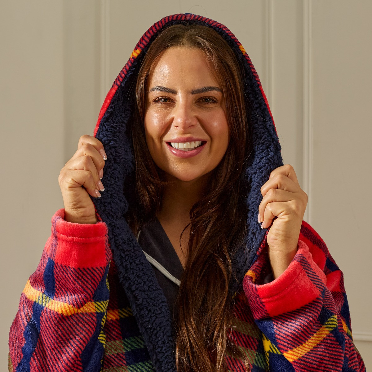 OHS Flannel Fleece Oxford Check Dressing Gown, Adults – Navy/Red>