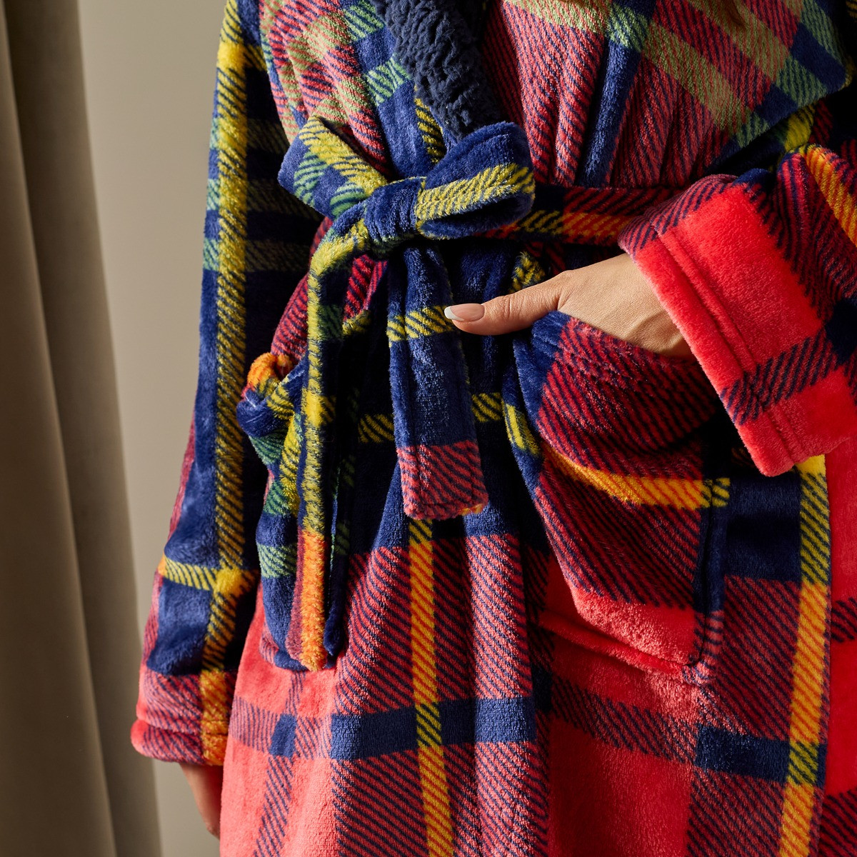 OHS Flannel Fleece Oxford Check Dressing Gown, Adults – Navy/Red>