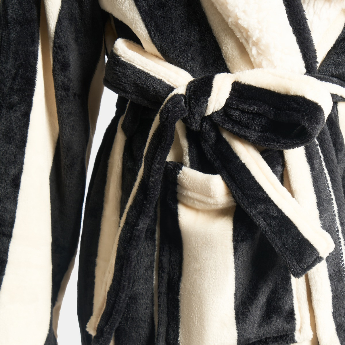 OHS Flannel Fleece Stripe Dressing Gown, Adult – Monochrome>