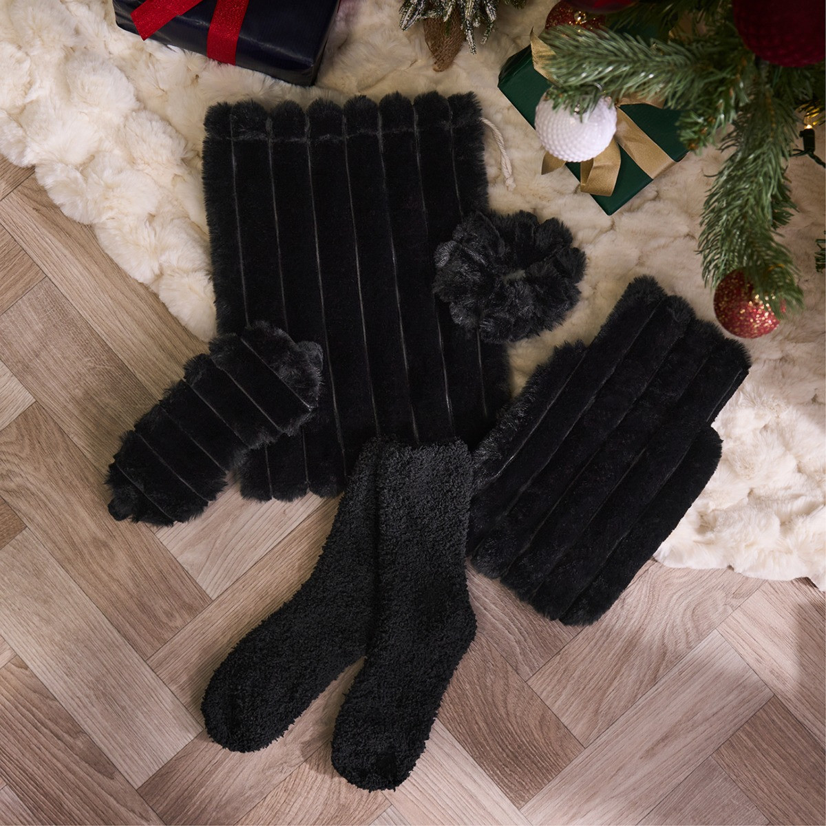 OHS Ribbed Hot Water Bottle Gift Set - Black>