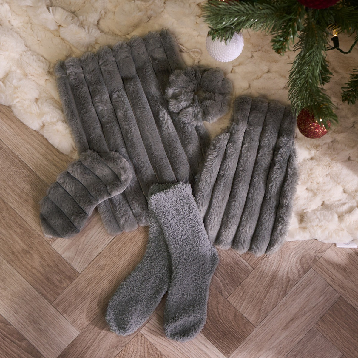 OHS Ribbed Hot Water Bottle Gift Set - Grey>