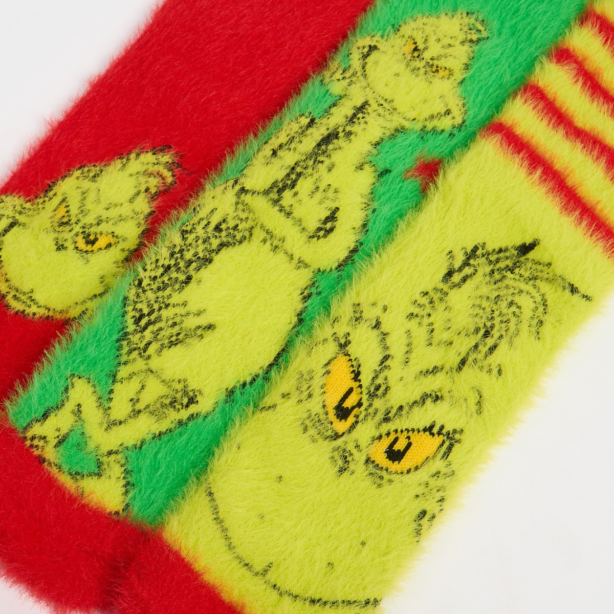 OHS The Grinch Fluffy Socks, Green/Red - 3 Pack>