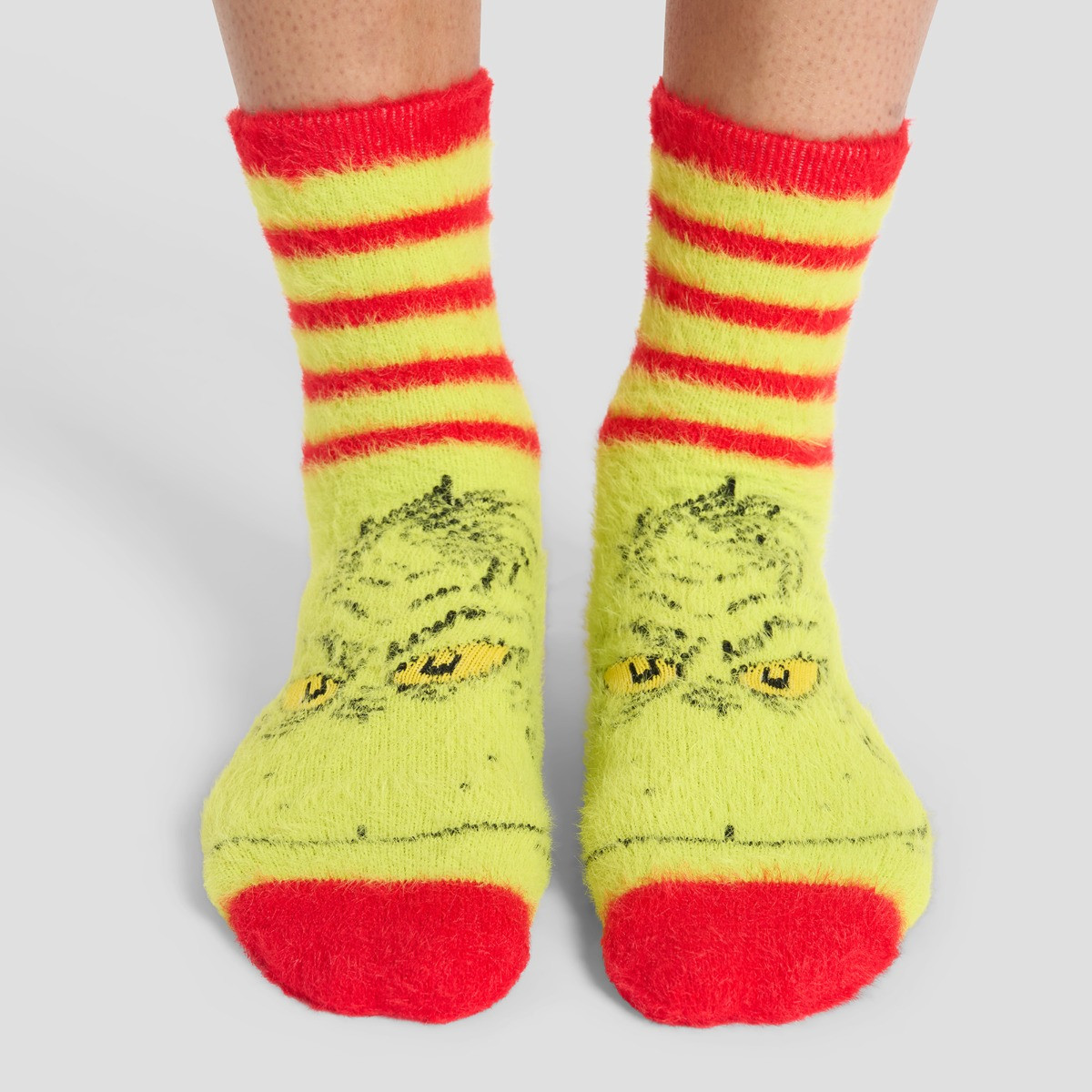 OHS The Grinch Fluffy Socks, Green/Red - 3 Pack>