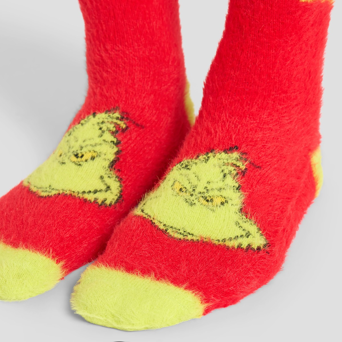 OHS The Grinch Fluffy Socks, Green/Red - 3 Pack>