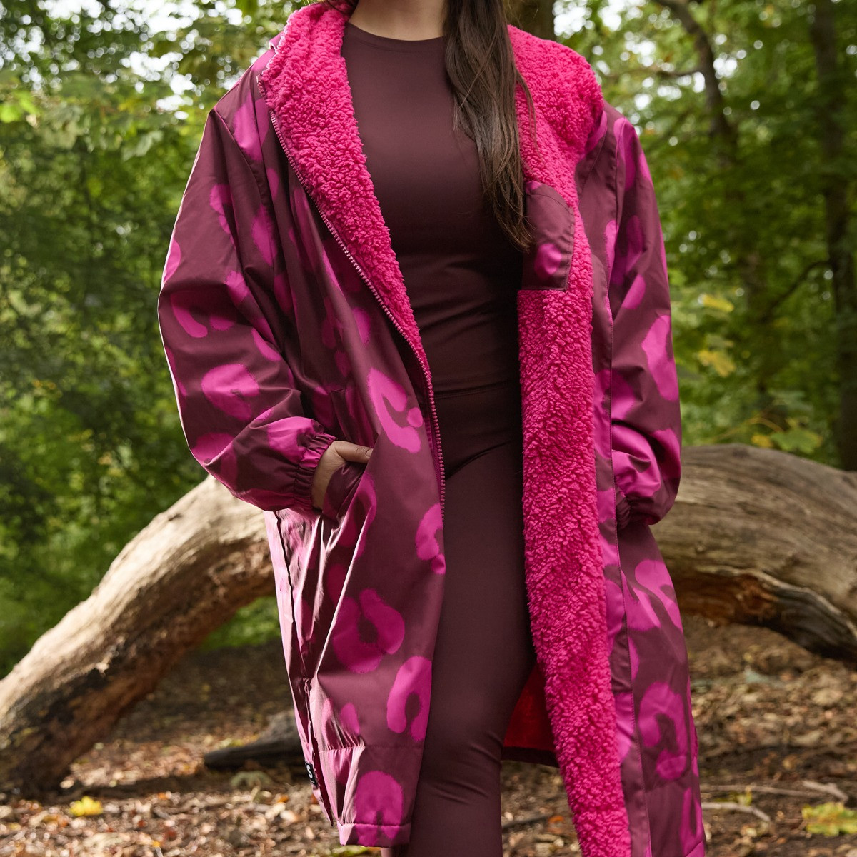 OHS Adults Water Resistant Leopard Print Sherpa Drying Robe, Burgundy/Pink - Small/Medium>