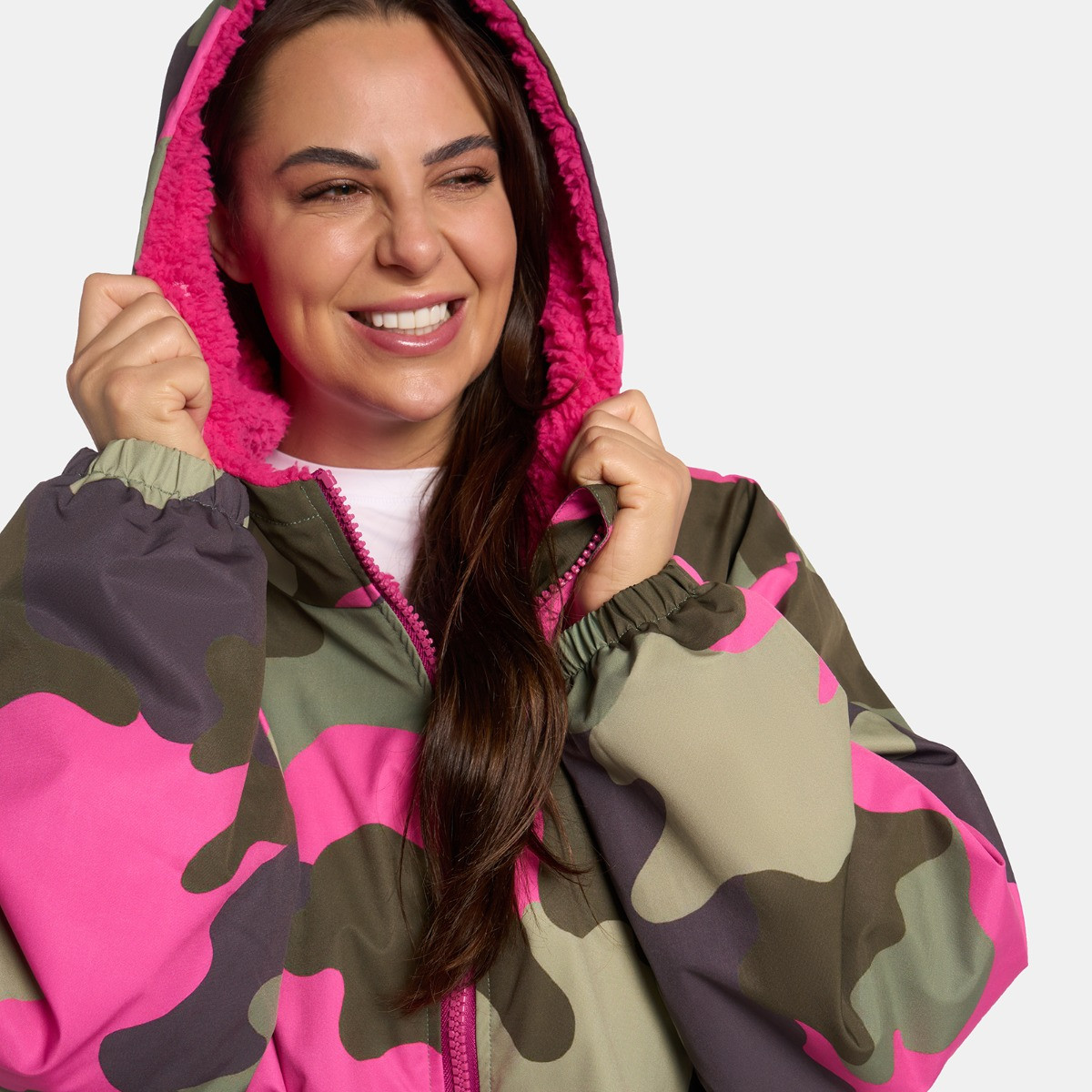 OHS Adults Water Resistant Camo Sherpa Drying Robe - Green/Pink>