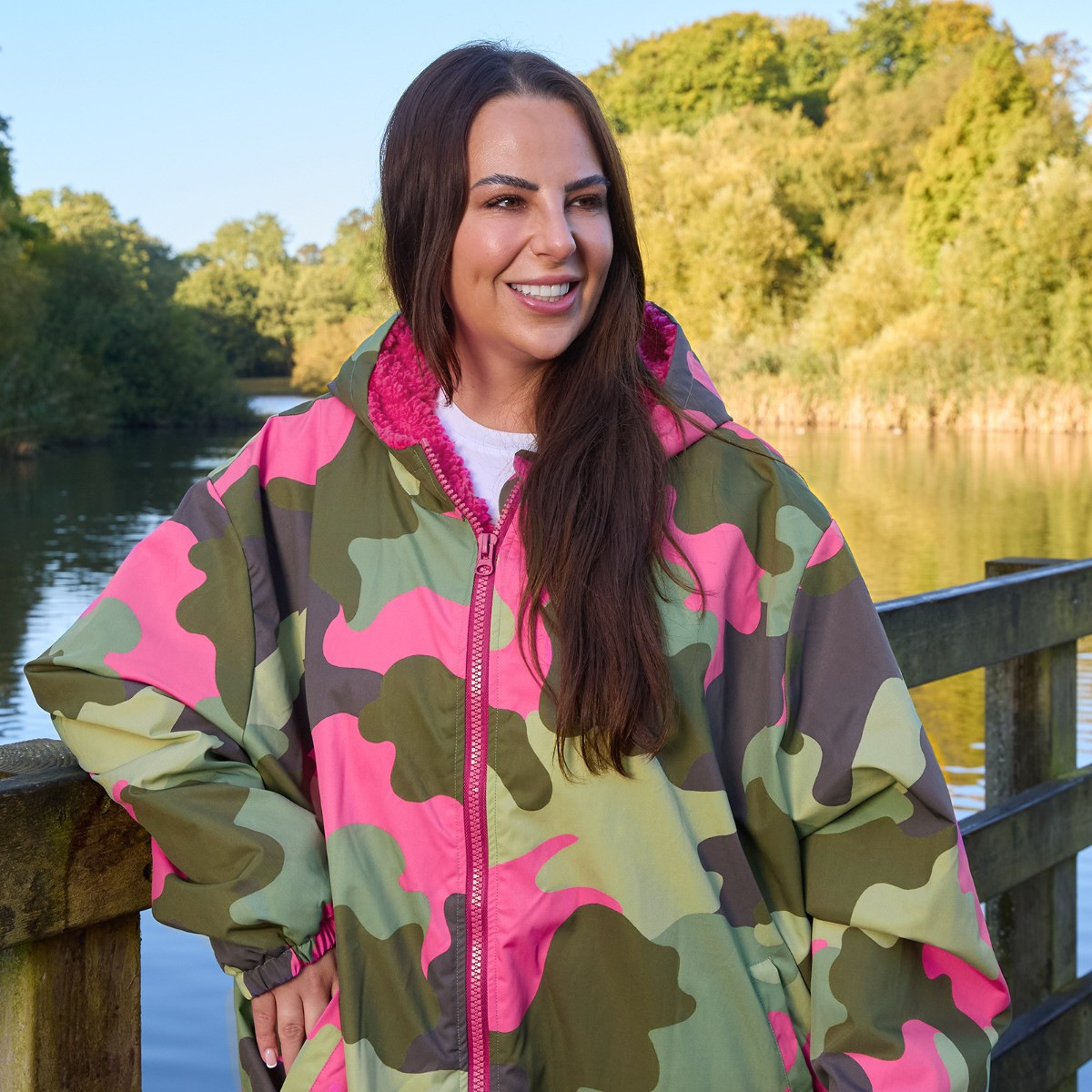 OHS Adults Water Resistant Camo Sherpa Drying Robe - Green/Pink>