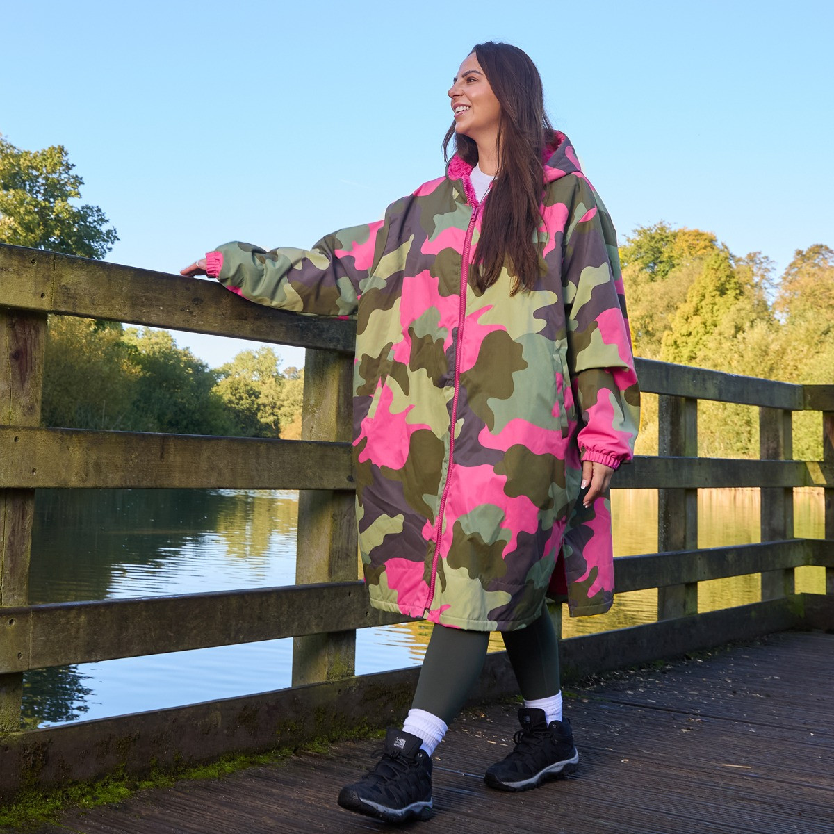 OHS Adults Water Resistant Camo Sherpa Drying Robe - Green/Pink>