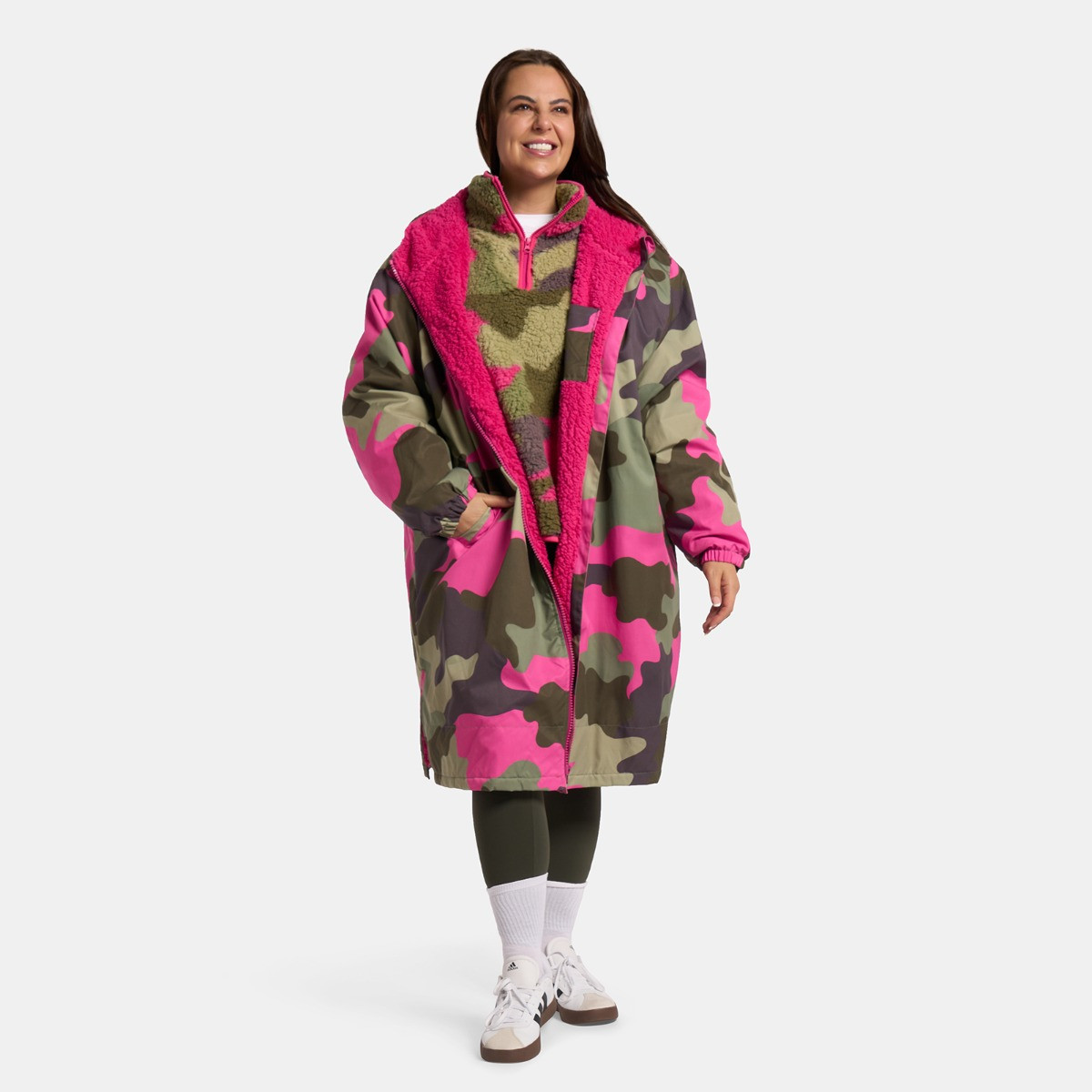 OHS Adults Water Resistant Camo Sherpa Drying Robe - Green/Pink>