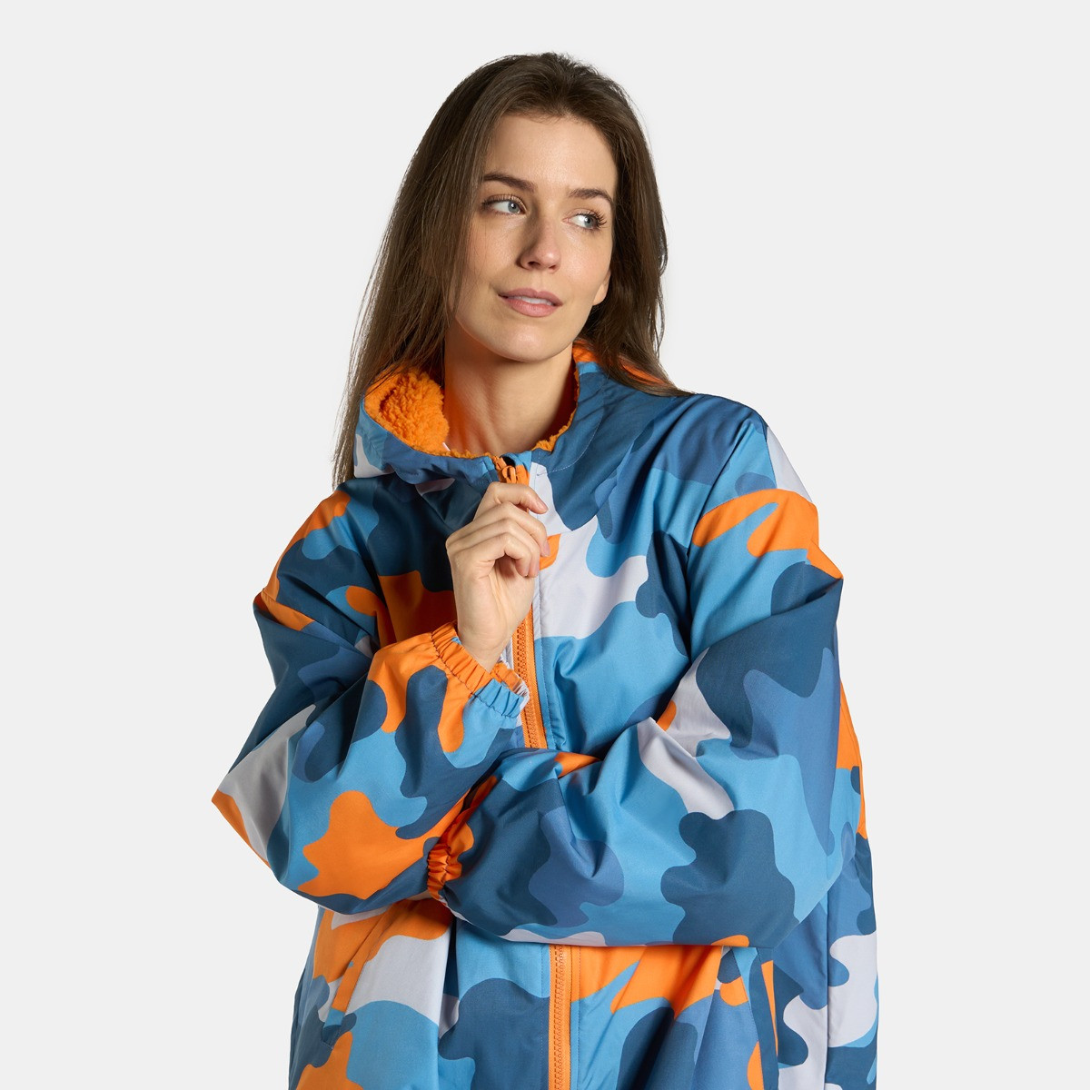 OHS Adults Water Resistant Camo Sherpa Drying Robe, Blue/Orange - Small/Medium>