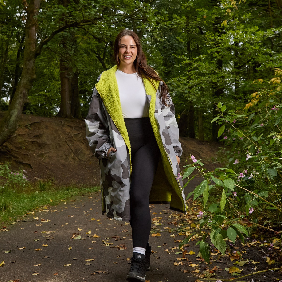 OHS Adults Water Resistant Camo Sherpa Drying Robe - Grey/Green>