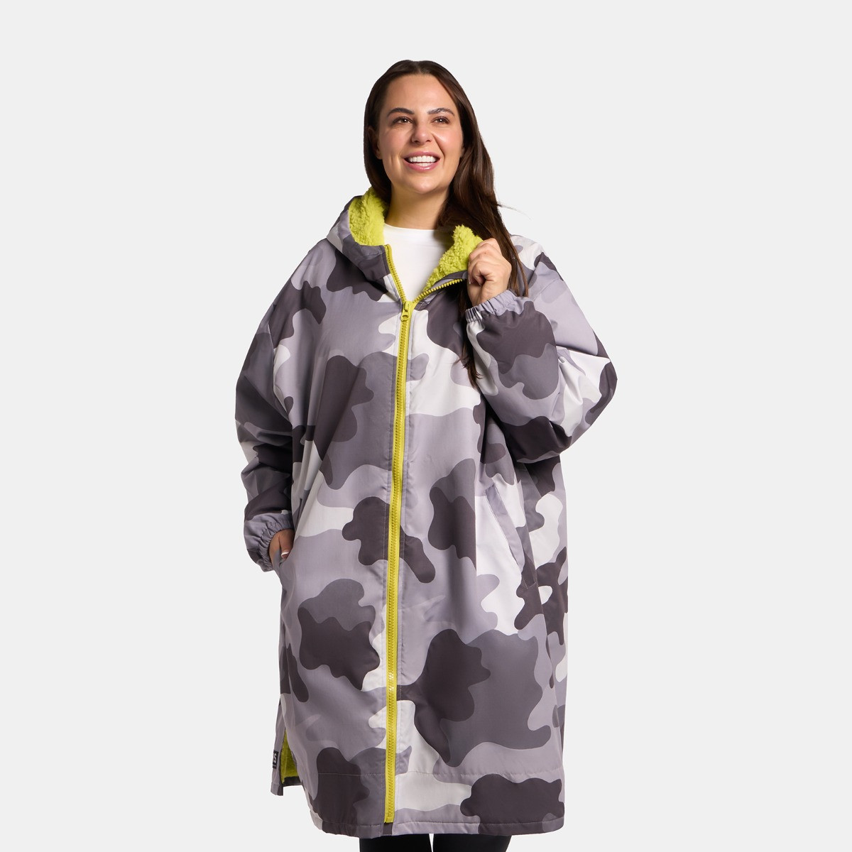 OHS Adults Water Resistant Camo Sherpa Drying Robe - Grey/Green>