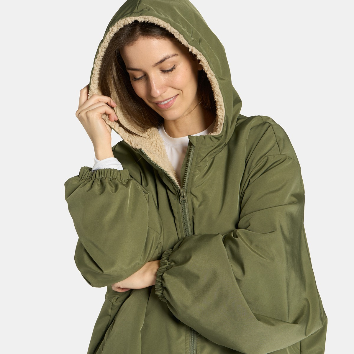 OHS Adults Water Resistant Sherpa Drying Robe - Khaki/Beige>