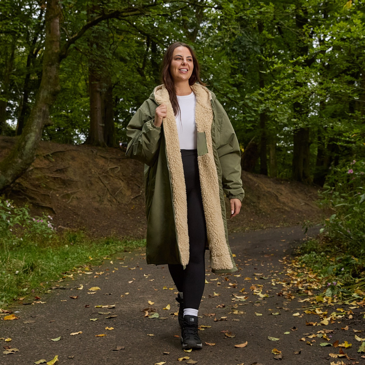 OHS Adults Water Resistant Sherpa Drying Robe - Khaki/Beige>