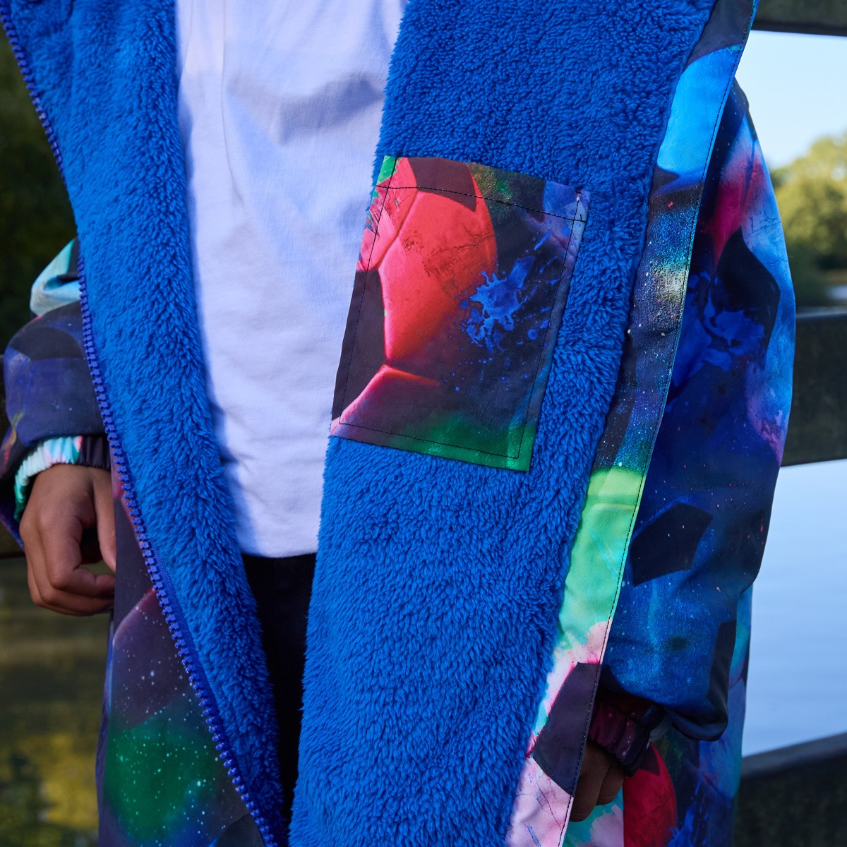 OHS Kids Water Resistant Football Sherpa Drying Robe, Neon - Large/Extra Large>