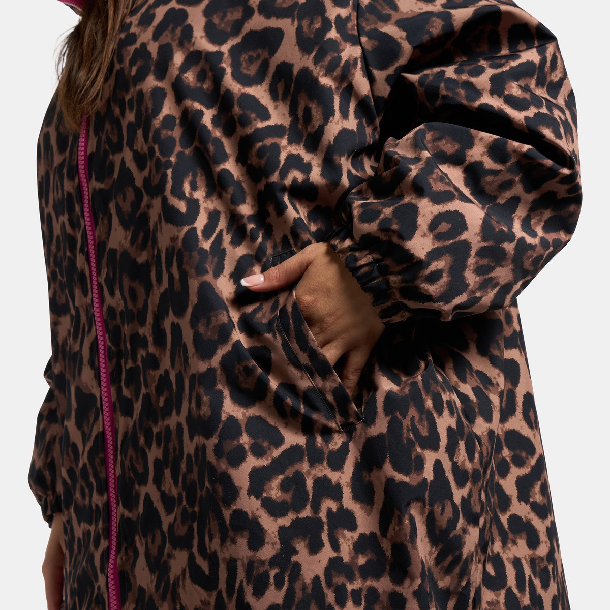 OHS Adults Water Resistant Leopard Print Sherpa Drying Robe - Natural/Pink>