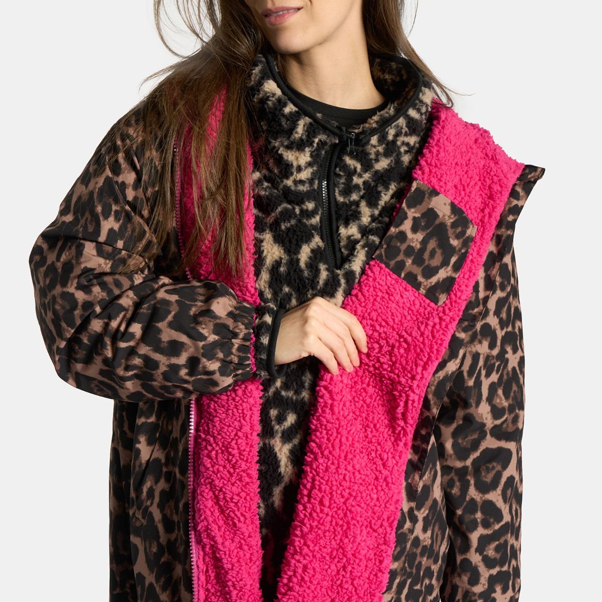 OHS Adults Water Resistant Leopard Print Sherpa Drying Robe - Natural/Pink>