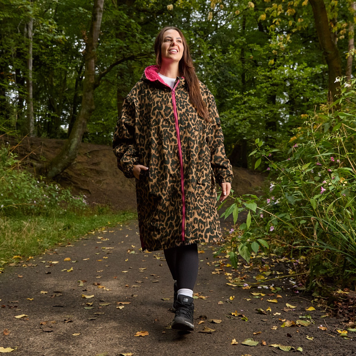 OHS Adults Water Resistant Leopard Print Sherpa Drying Robe - Natural/Pink>